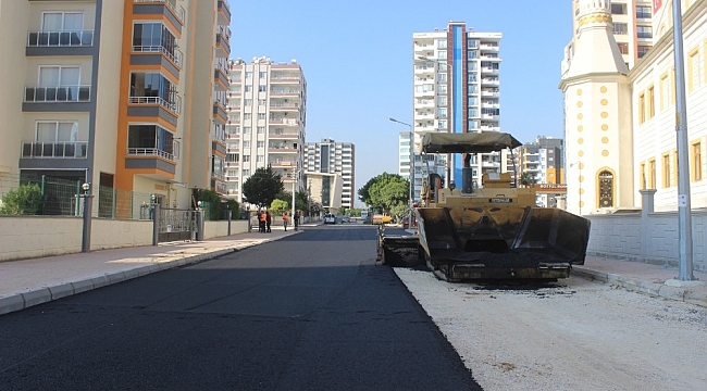 Mersin'de asfalt çalışmaları devam ediyor