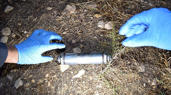 Bebek bezine sakladıkları bomba ile yakalandılar