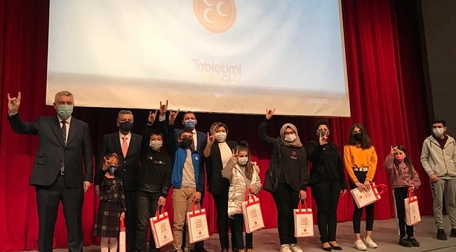 Milliyetçi Hareket Partisi'nden öğrencilere tablet desteği
