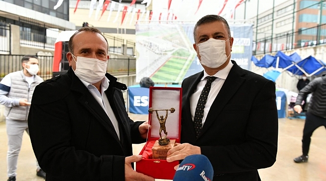 Naim Süleymanoğlu'nun ismi Esenyurt'ta yaşayacak