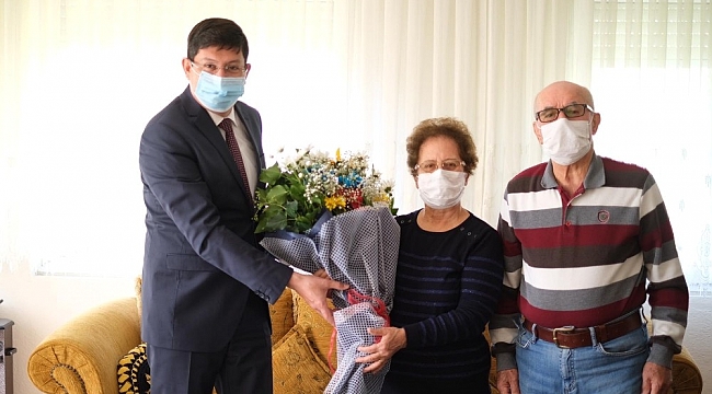 Nazilli Belediye Başkanı Özcan, güne ilkokul öğretmenini ziyaret ederek başladı