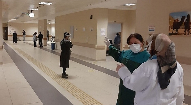 Nazilli Devlet Hastanesi'nde 6 Covid-19 poliklinik alanı oluşturuldu