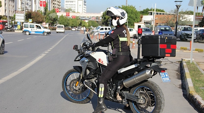 O, Mersin'in tek motorize kadın trafik polisi