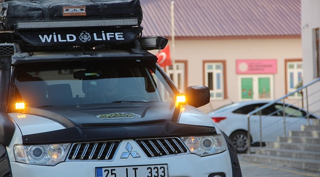 Offroad kulübü ortaokul öğrencilerine kışlık kıyafet yardımı yaptı