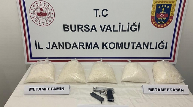 Otomobilin zulasından 1.5 milyon liralık uyuşturucu çıktı