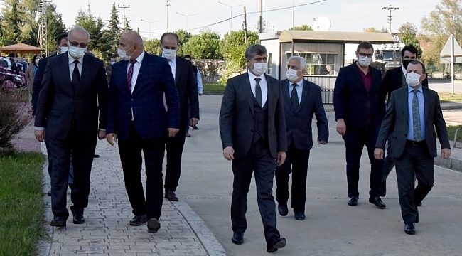 Rektör Ünal: "İlçelerimizde kampüs kültürünü oluşturmak istiyoruz"