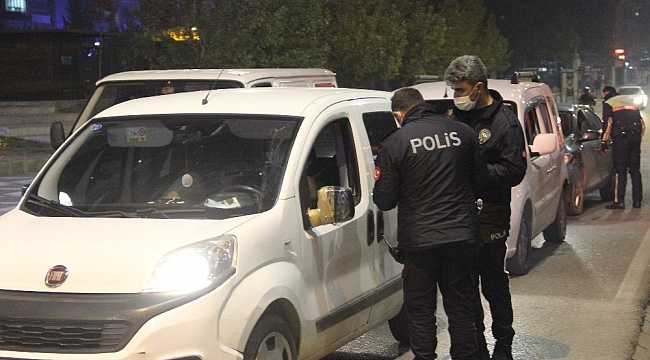 Şanlıurfa'nın cadde ve meydanları boş kaldı
