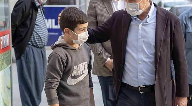 Seçer, Akdeniz ilçesinde esnafla bir araya geldi