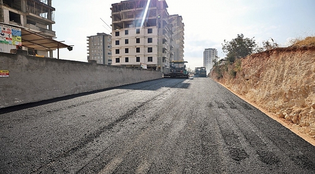 Şehitkamil'den 3 mahallede eş zamanlı asfalt çalışması