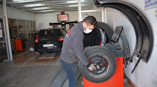 Sinop'ta lastikçilerin kış mesaisi başladı