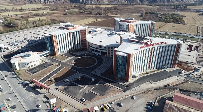 Sivas Belediyesi, Numune hastanesi bahçesini asfaltladı
