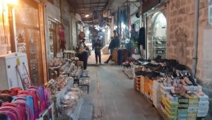 Sokağa çıkma kısıtlamaları en çok esnafı etkiliyor