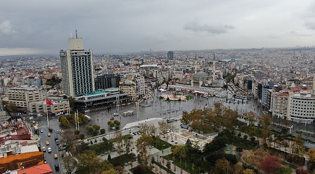 Sokağa çıkma kısıtlaması öncesi Taksim'de yoğunluk