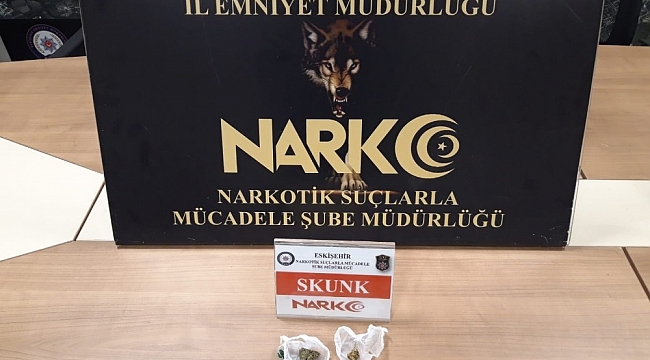 Sokak satıcılarına operasyon, 2 şüpheli yakalandı