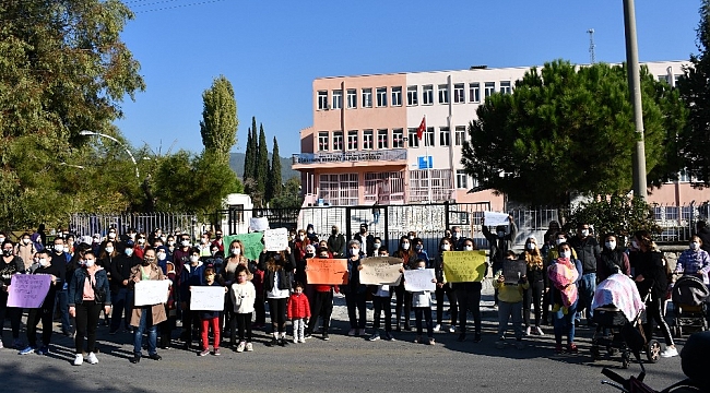 Sökeli öğrenci velileri yeni bina istiyor