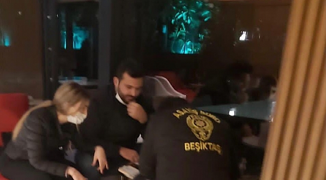 Sosyal medyada ihbar edilen maskesiz turist çifte polisten ceza