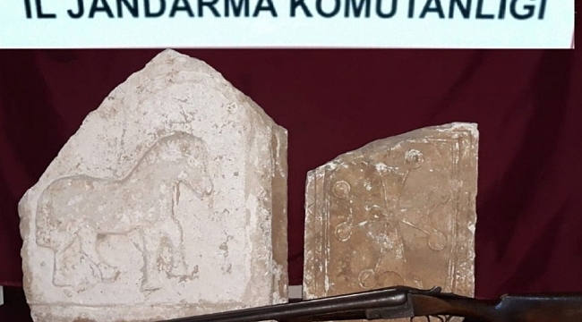 Tarihi eseri satmak isterken yakalandı