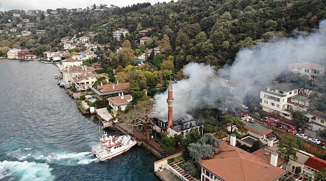Tarihi Vaniköy Camii yangından sonra havadan böyle görüntülendi