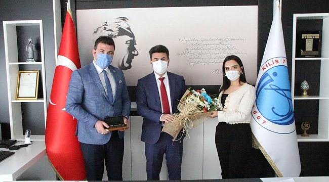 Ülkü Ocaklarından Rektör Karacoşkun'a öğretmenler günü kutlaması
