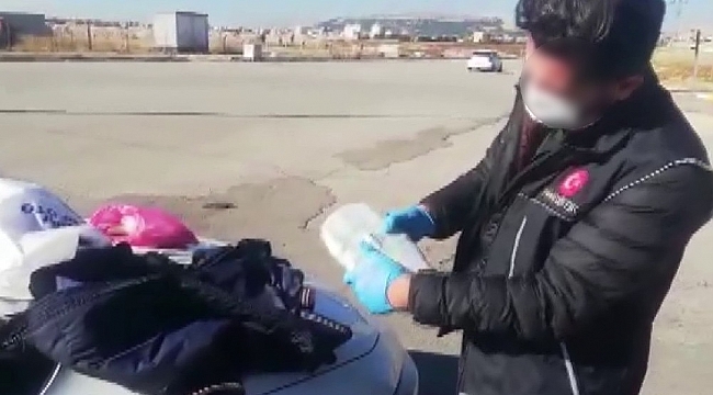 Uyuşturucuları saklamak için montlarına gizli bölmeler yaptırmışlar