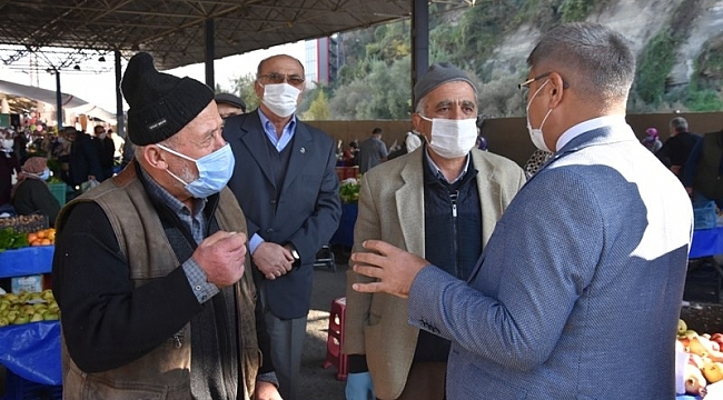 Vali halk pazarında korona virüs denetimi yaptı