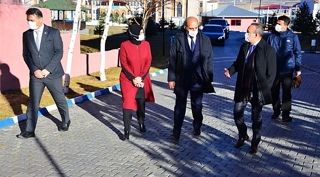 Vali Hüseyin Öner, KYK Yurtlarında incelemede bulundu