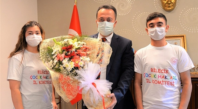 Vali Şentürk, ''Sevgiyle büyüyen çocuk, dünyaya sevgiyle bakar''
