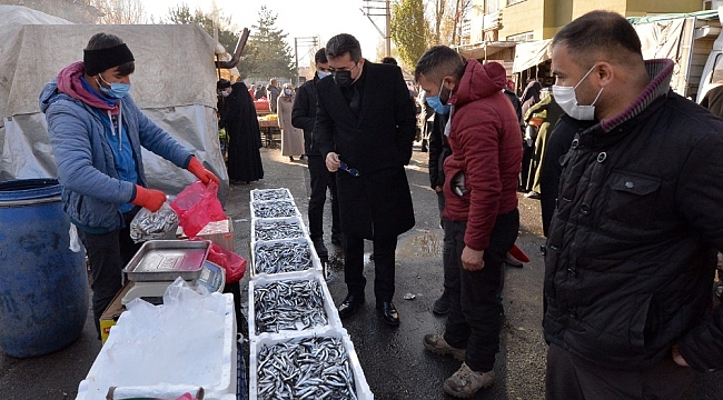 Valiyi pazarda gören esnafın şaşkınlığı