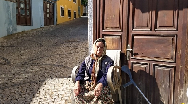 Vatandaşlar Denizli'de bu koltuğa oturmak için bekliyor