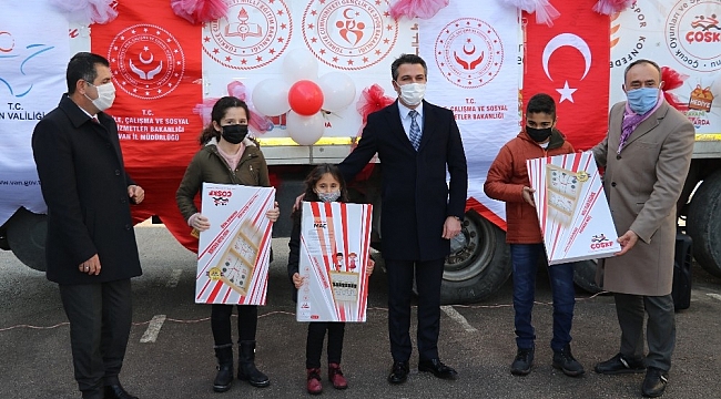'Hediye Karavanı' Van'da