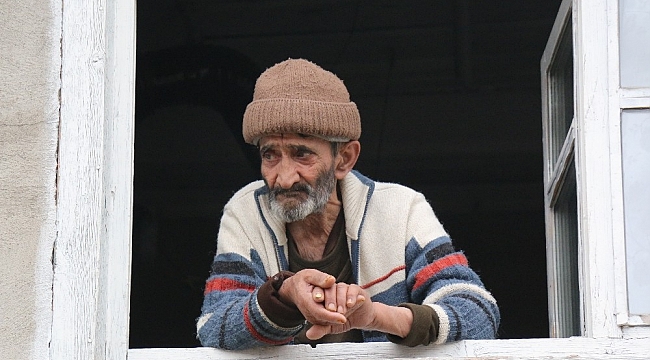 76 yaşındaki Mustafa amca geçici olarak huzurevine yerleştirildi
