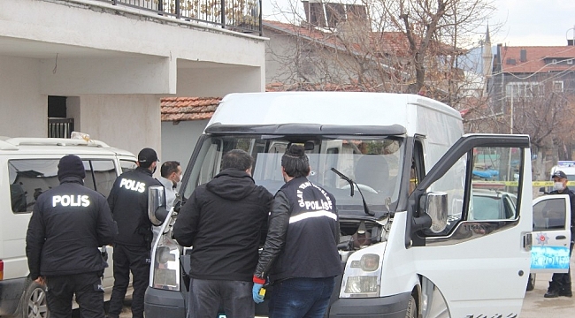8 aylık hamile kadın araca düzenlenen silahlı saldırıda yaralandı