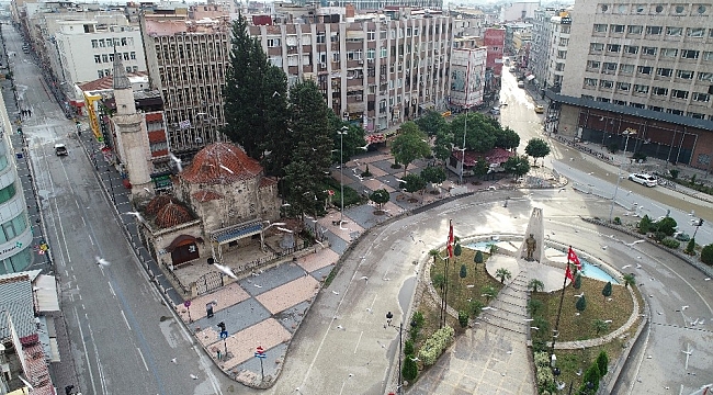 Adana'nın tarihi mekanları sessizliğe büründü