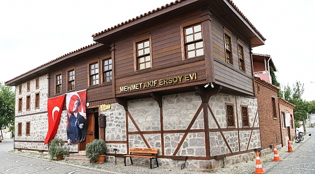 AK Partili Turan: "Mehmet Akif Ersoy'un fikirleri istikamet çizmeye devam ediyor"