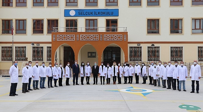 Aksaray'da 6 bin 500 öğretmen beyaza büründü