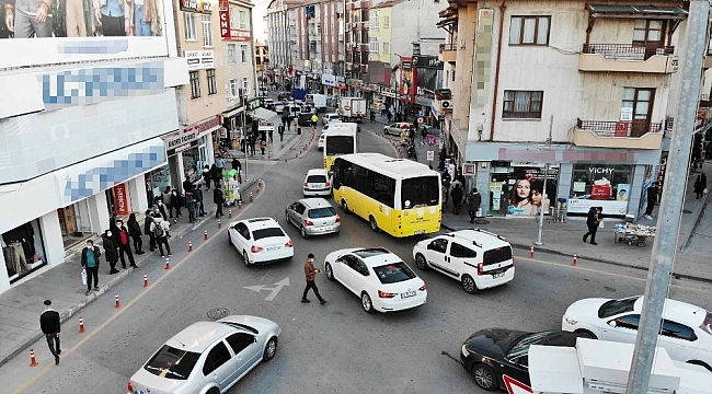Aksaray'da kısıtlamaya saatler kala yılbaşı yoğunluğu