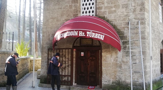 Akşemseddin Türbesi'nde tepki çeken Fransız tipi tente kaldırıldı