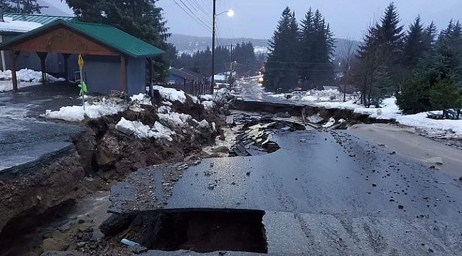 Alaska'da toprak kayması: 6 kayıp