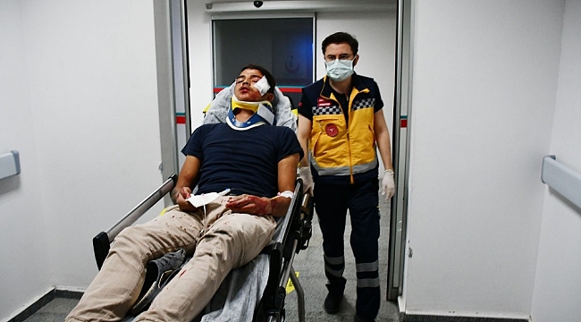 Alkollü sürücünün duvara çarptığı kazada 2 kişi yaralandı
