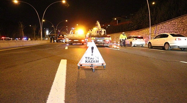 Ankara'da uygulama noktasında zincirleme kaza: 1'i ağır 4 yaralı