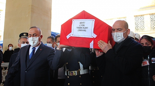 Antalya şehit yüzbaşıyı uğurladı