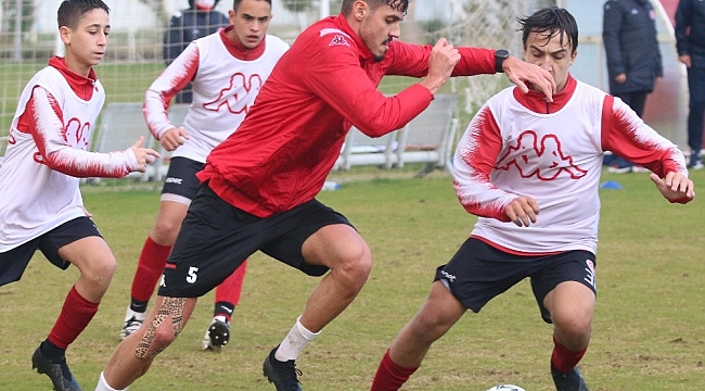Antalyaspor'da Bahadır ve Doğukan'a özel antrenman