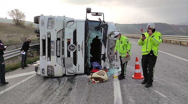 Asit yüklü tanker devrildi: 1 yaralı