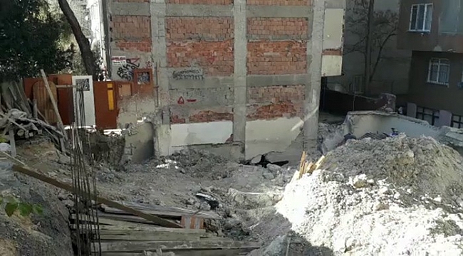 Bahçelievler'de inşaat çalışması sırasında temeli zarar gören 5 katlı bina boşaltıldı