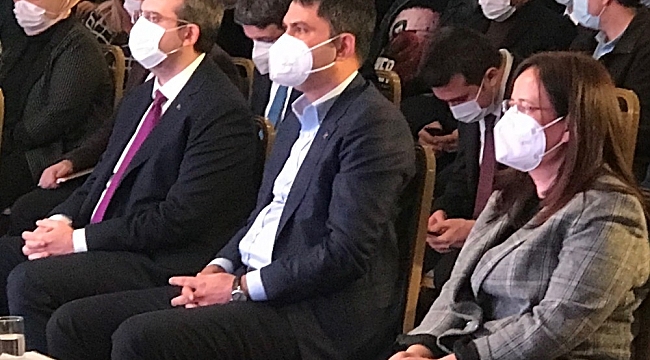 Bakanı Kurum, Güngören'de düzenlenen kentsel dönüşüm toplantısına katıldı