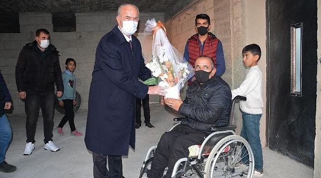 Başkan Akman, engelli vatandaş için asansör yaptı