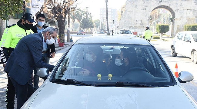 Başkan Bozdoğan, Covid-19'a karşı sürücüleri bilgilendirdi