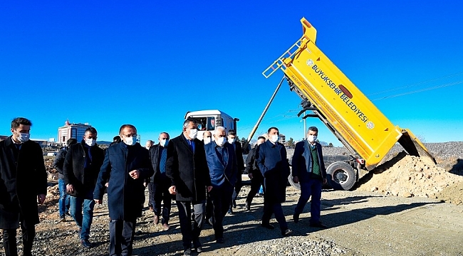 Başkan Gürkan, yeni açılacak 30 metrelik yolda incelemelerde bulundu