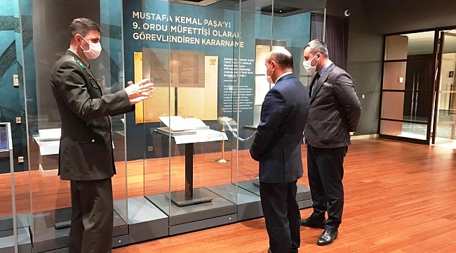 Başkan Oral, Milli Mücadele Sergisi'ni gezdi