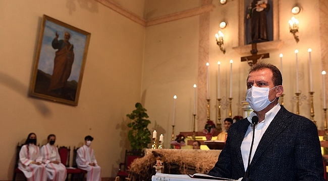 Başkan Seçer Noel ayinine katıldı